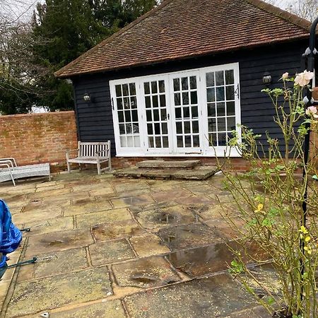 Вилла Retreats At Stansted Manor Грейт-Холлингбери Экстерьер фото